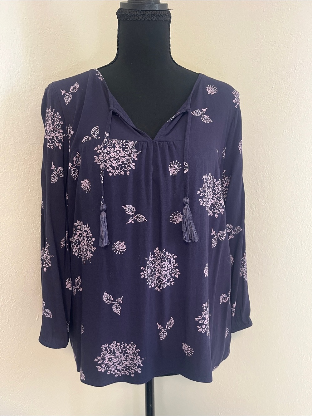 Skies Are Blue Anthropologie Navy Floral Tassel Tie V-Neck Blouse-Medium